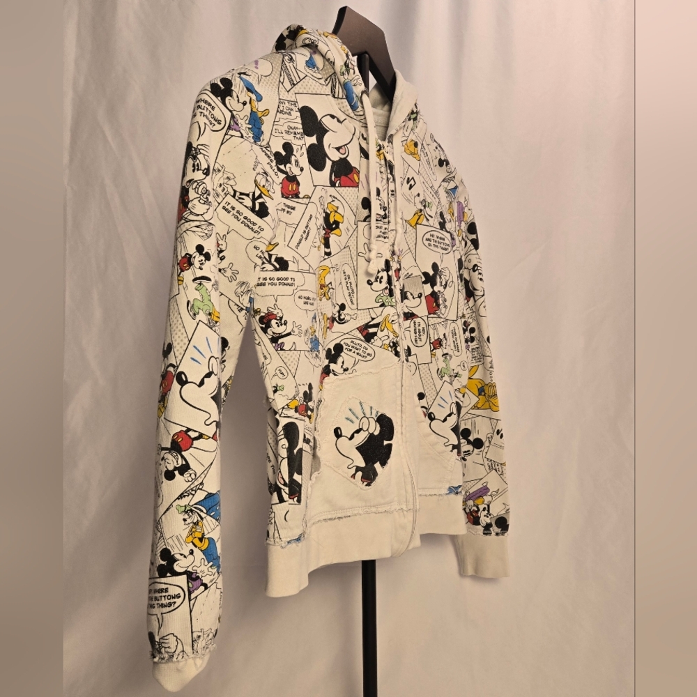 Disney Sweater Womens XS White Comic Print Mickey Mouse Characters Rare‎ - Picture 7 of 16